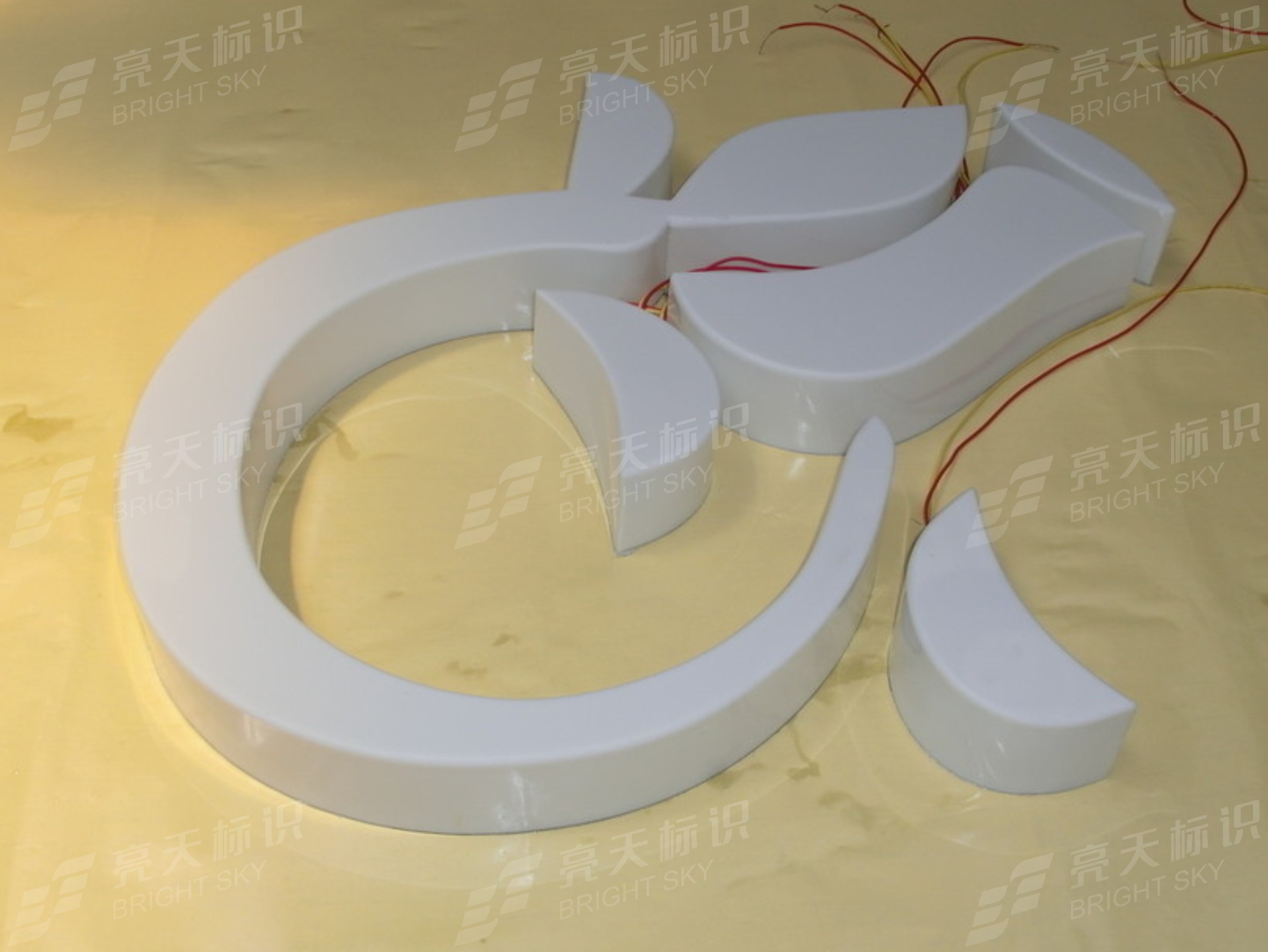 亚克力通体发光字